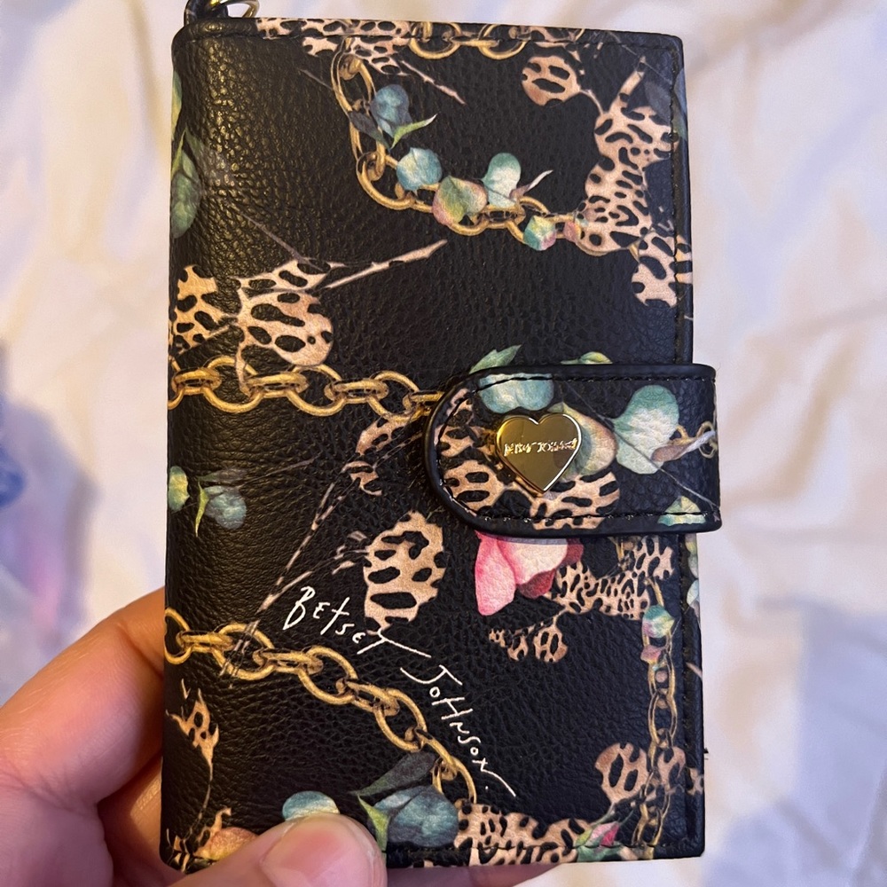 Small Betsy Johnson wallet